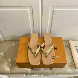 Picture of Louis Vuitton Slippers _SKULVsz35-40Y0504417